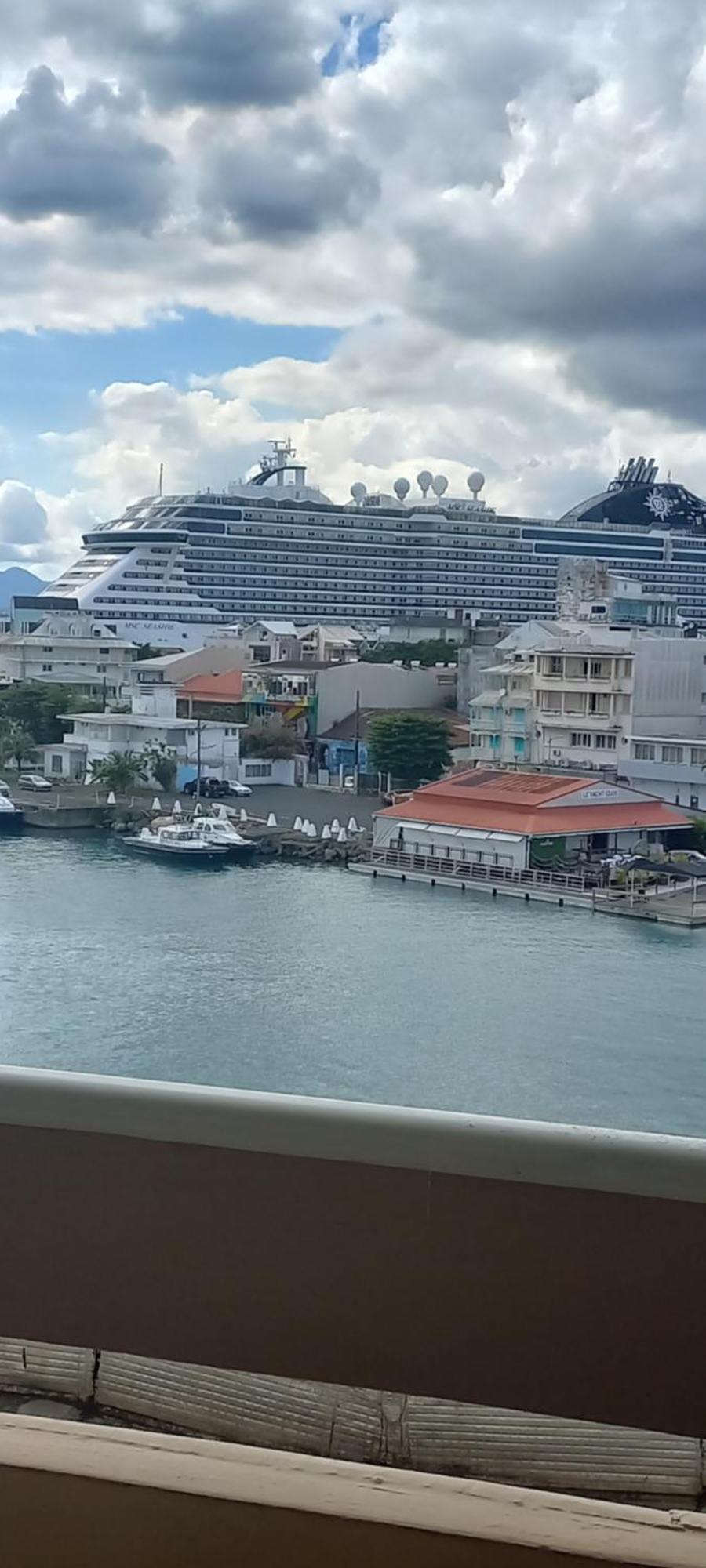 Appartamento Down Town Pointe A Pitre Vue Mer Esterno foto